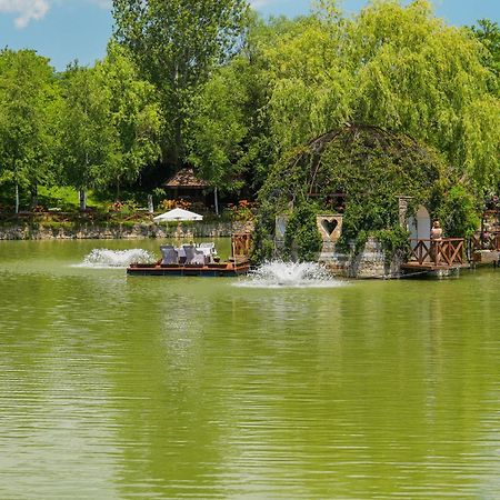 The Wind Mills Hydropark Hotel Gorna Malina Exterior photo