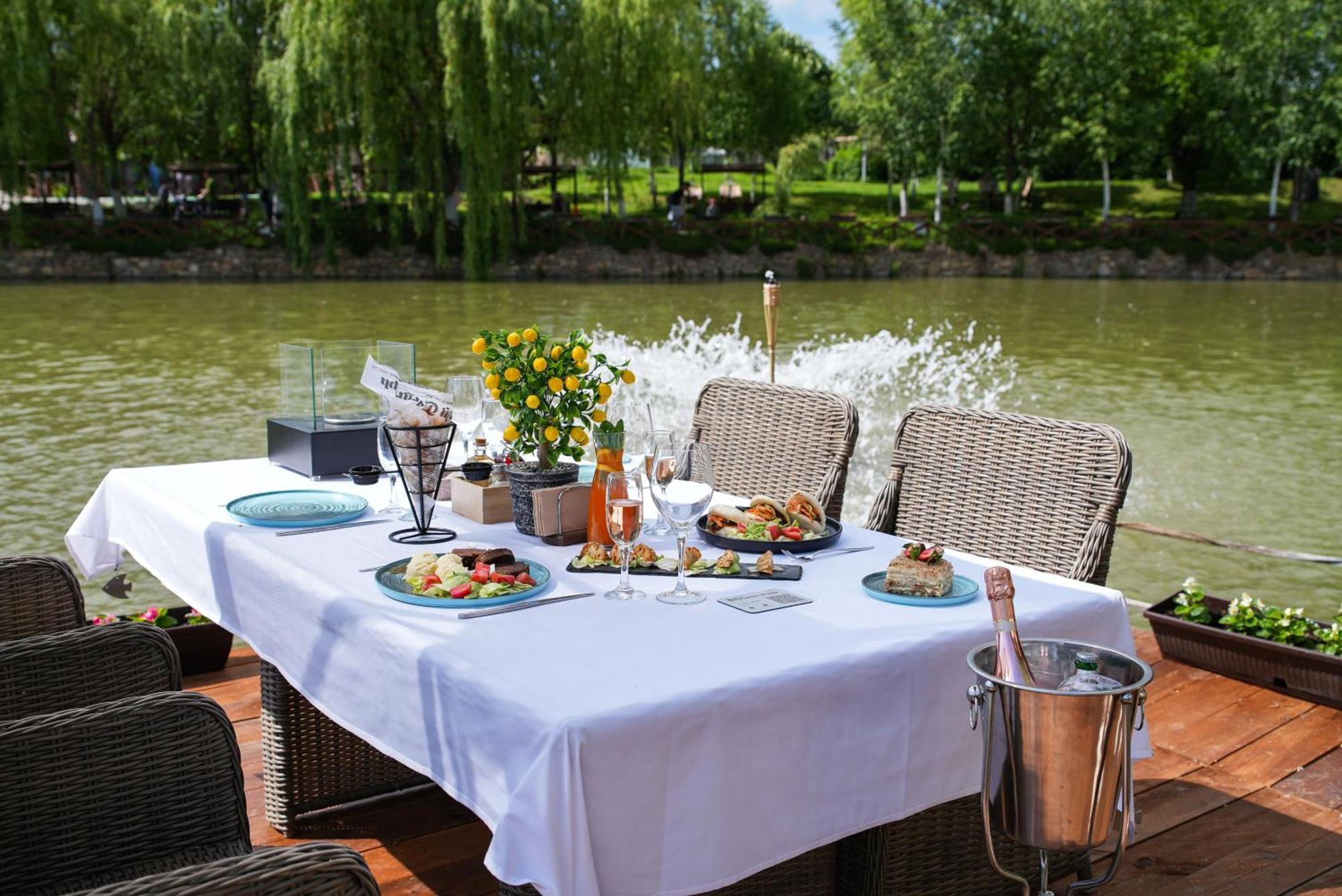 The Wind Mills Hydropark Hotel Gorna Malina Exterior photo